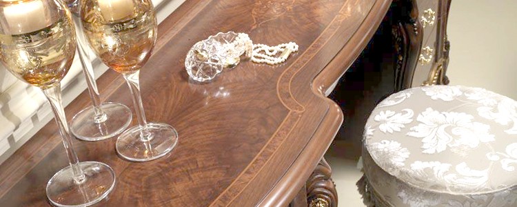 Italian Dressing Tables